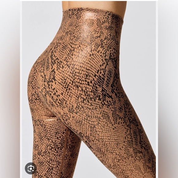 Beach Riot Piper Legging in Metallic Snake - Picture 3 of 7